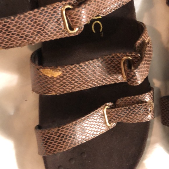 Vionic Sandals size 9 - Picture 3 of 3